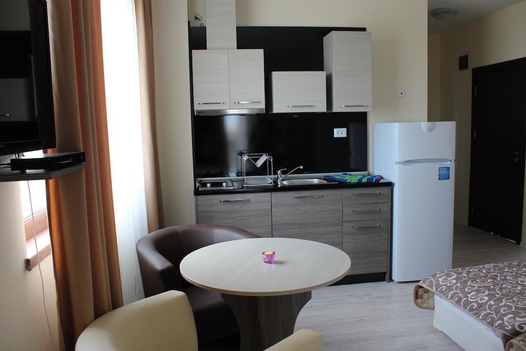 Brilliant Aparthotel Sosopol Zimmer foto